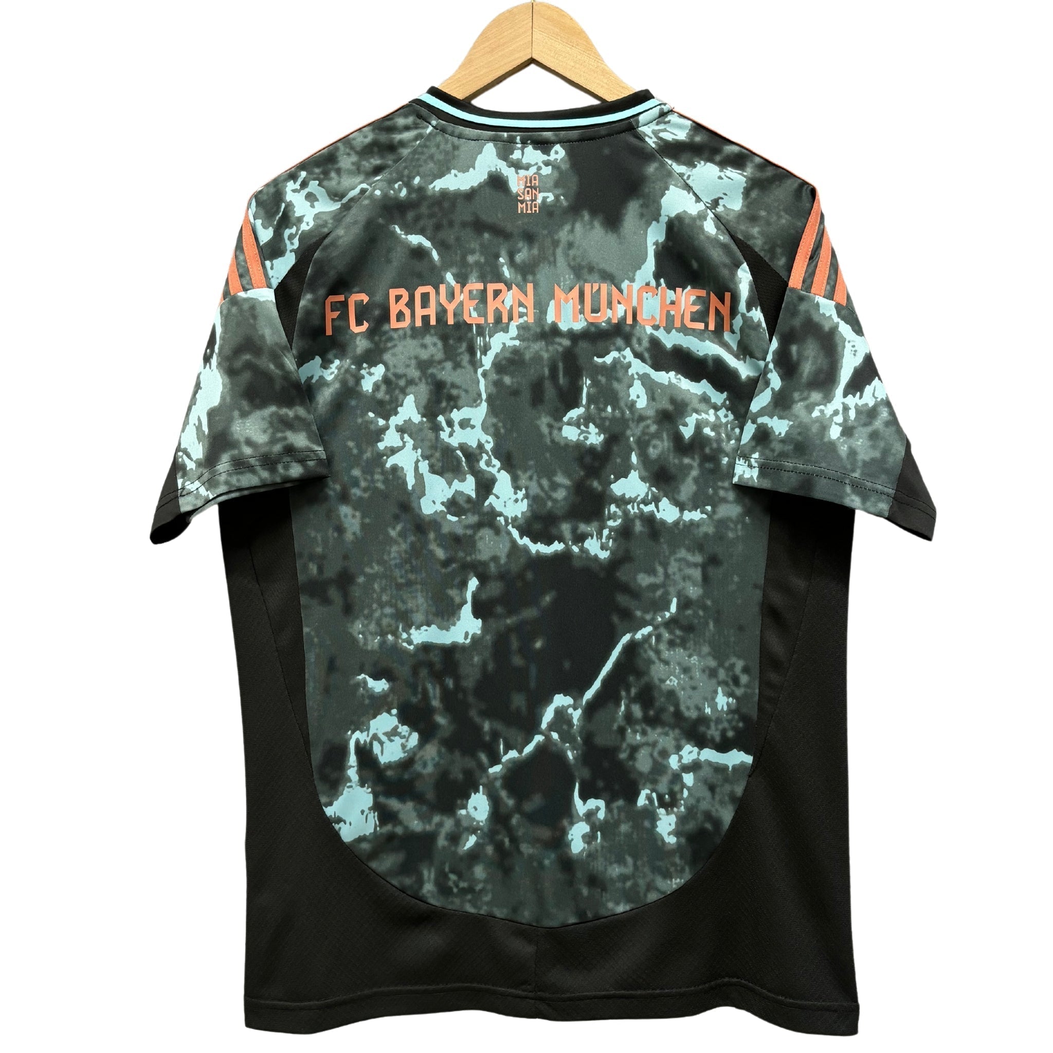 Bayern Munich 24-25 Away